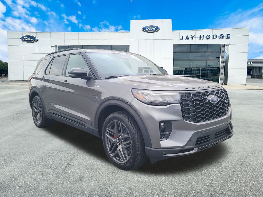 2025 Ford Explorer ST-LINE's photo