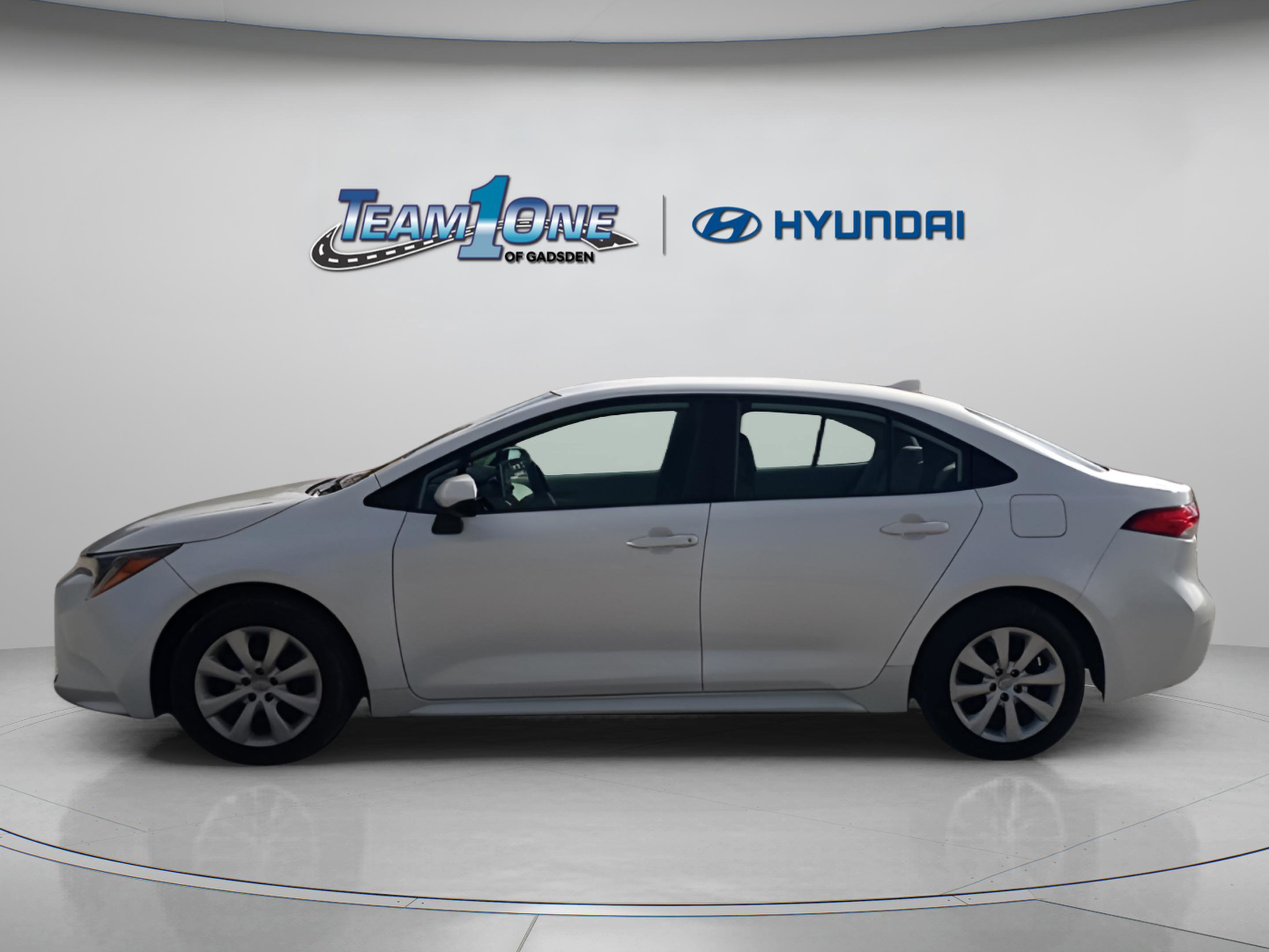 2021 Toyota Corolla LE photo 4