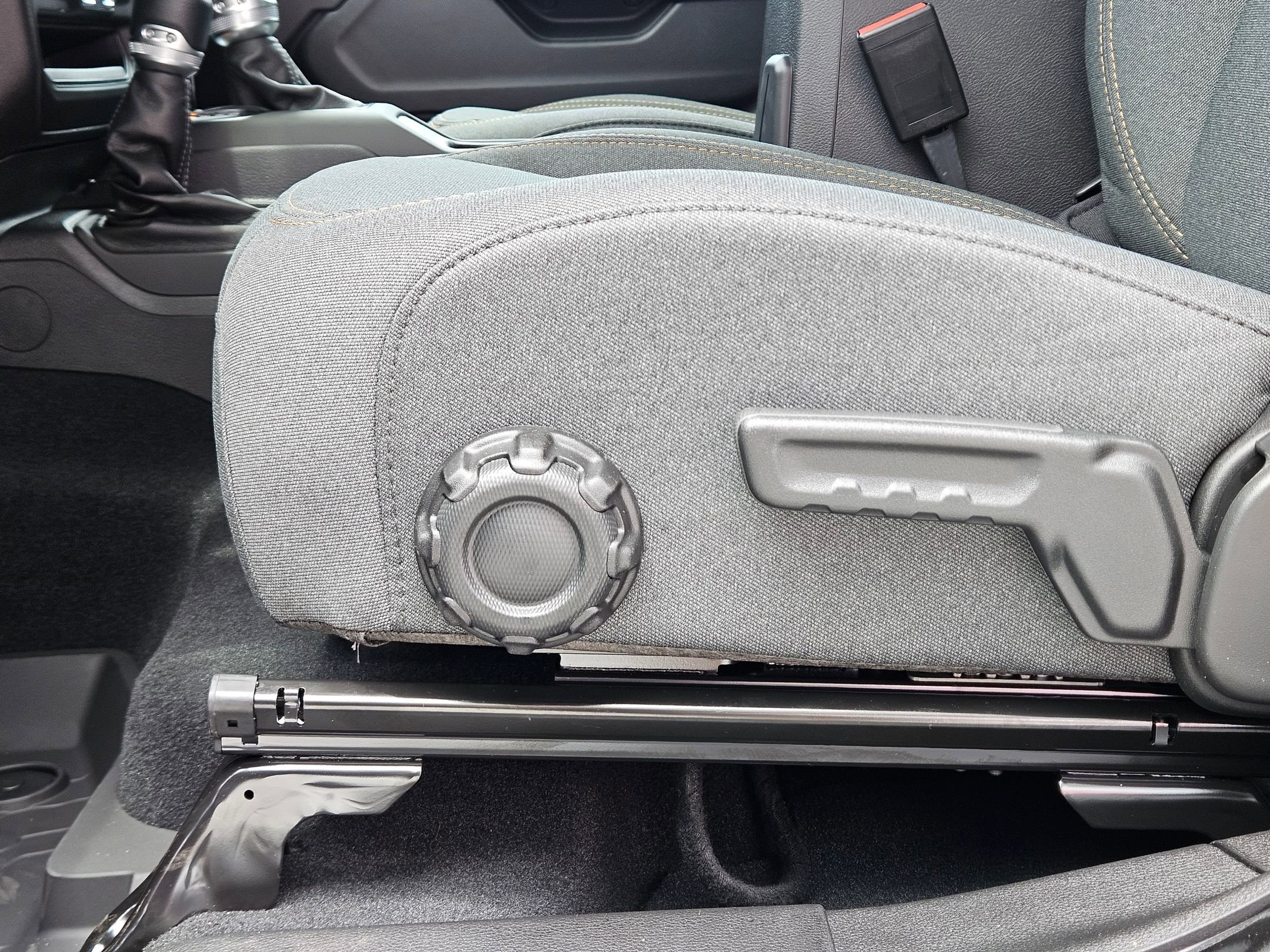 2025 Jeep Wrangler Sport S photo 19
