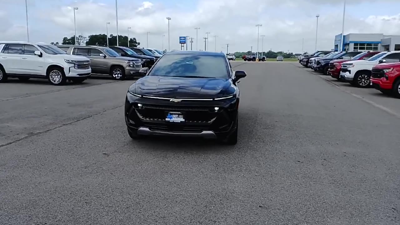 2025 Chevrolet Equinox EV 1LT photo 3