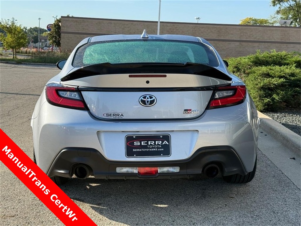 2024 Toyota GR86 Base photo 4