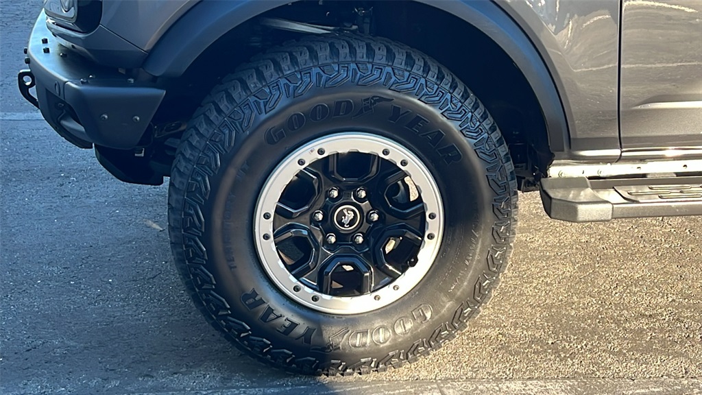 2022 Ford Bronco Outer Banks photo 2