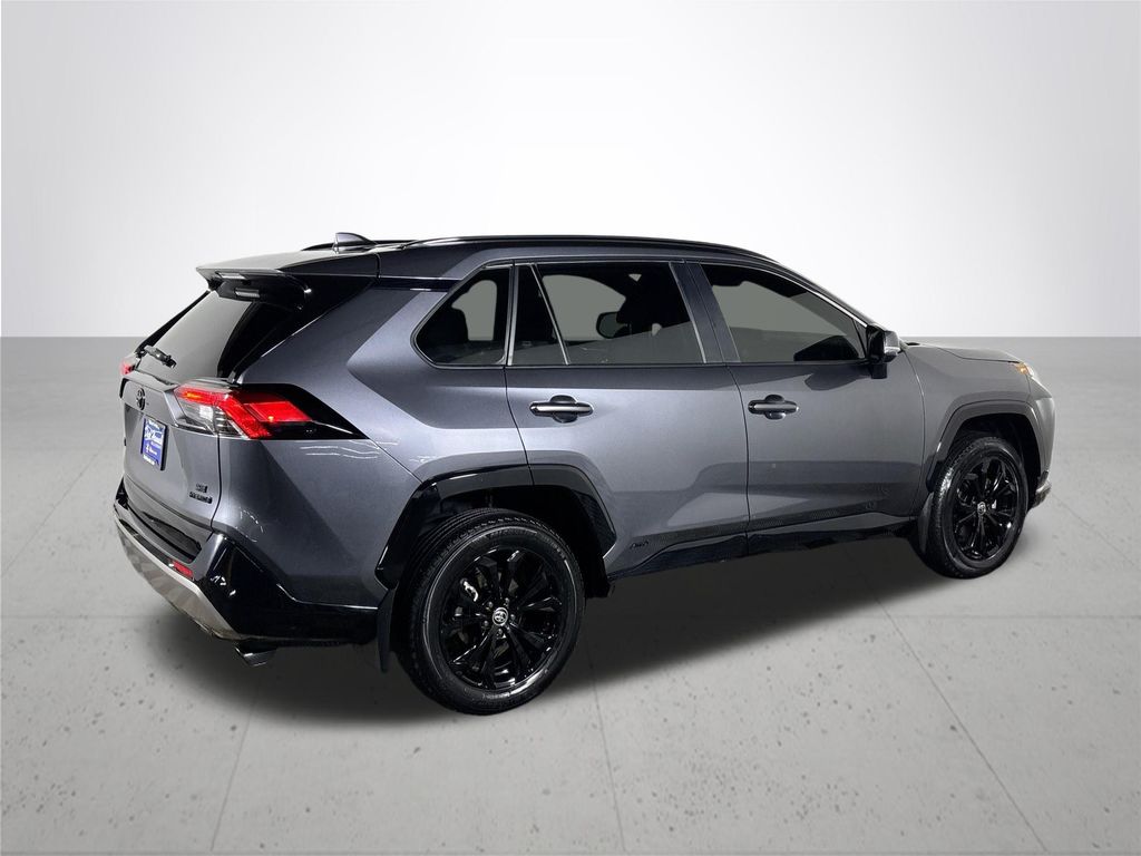 2022 Toyota RAV4 Hybrid SE photo 6