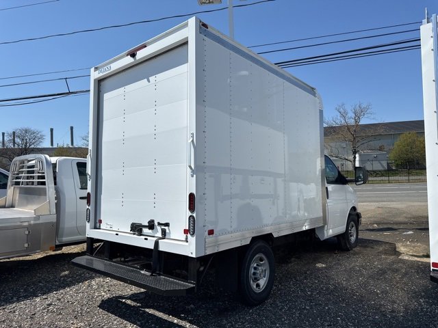 2024 Chevrolet Express Cutaway 3500 photo 6