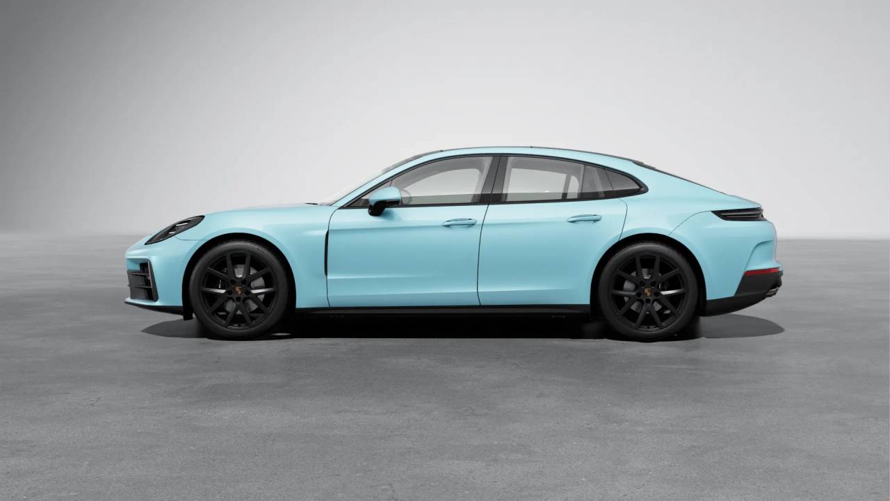 2026 Porsche Panamera 4 photo 2