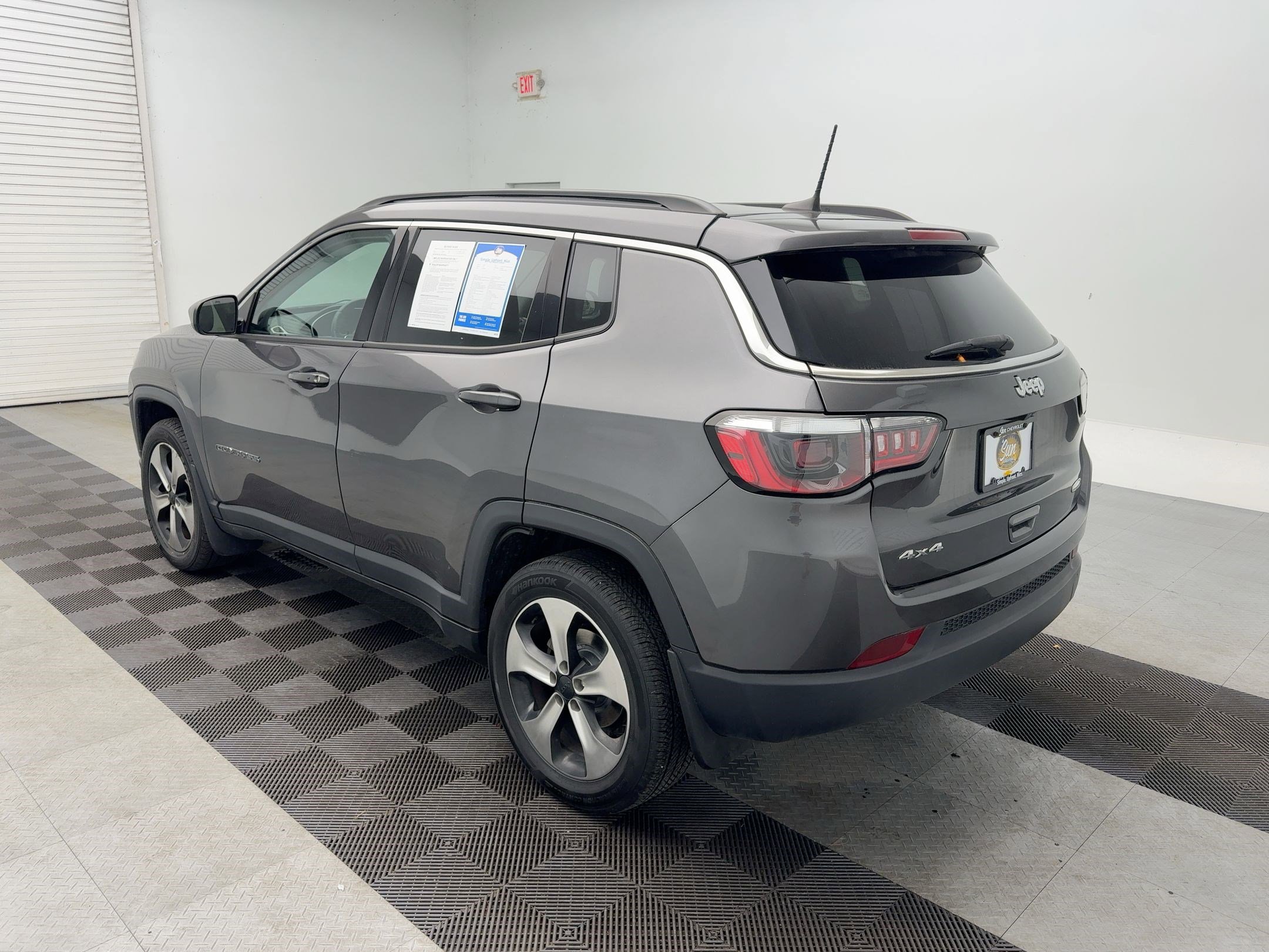 2020 Jeep Compass Latitude photo 3