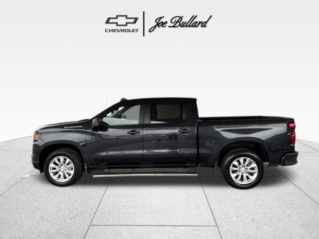 2023 Chevrolet Silverado 1500 Custom photo 4