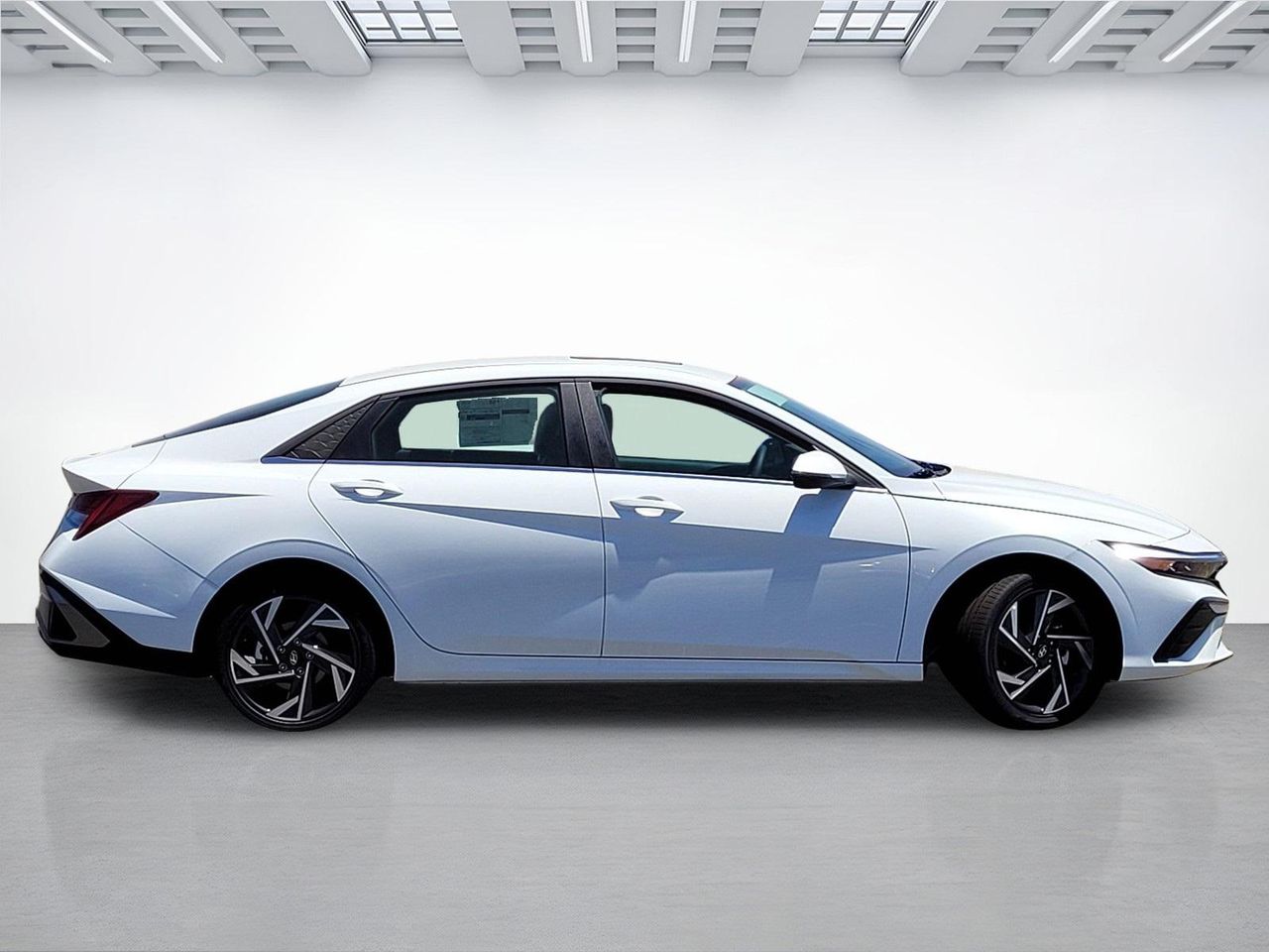2025 Hyundai Elantra Hybrid Limited photo 3