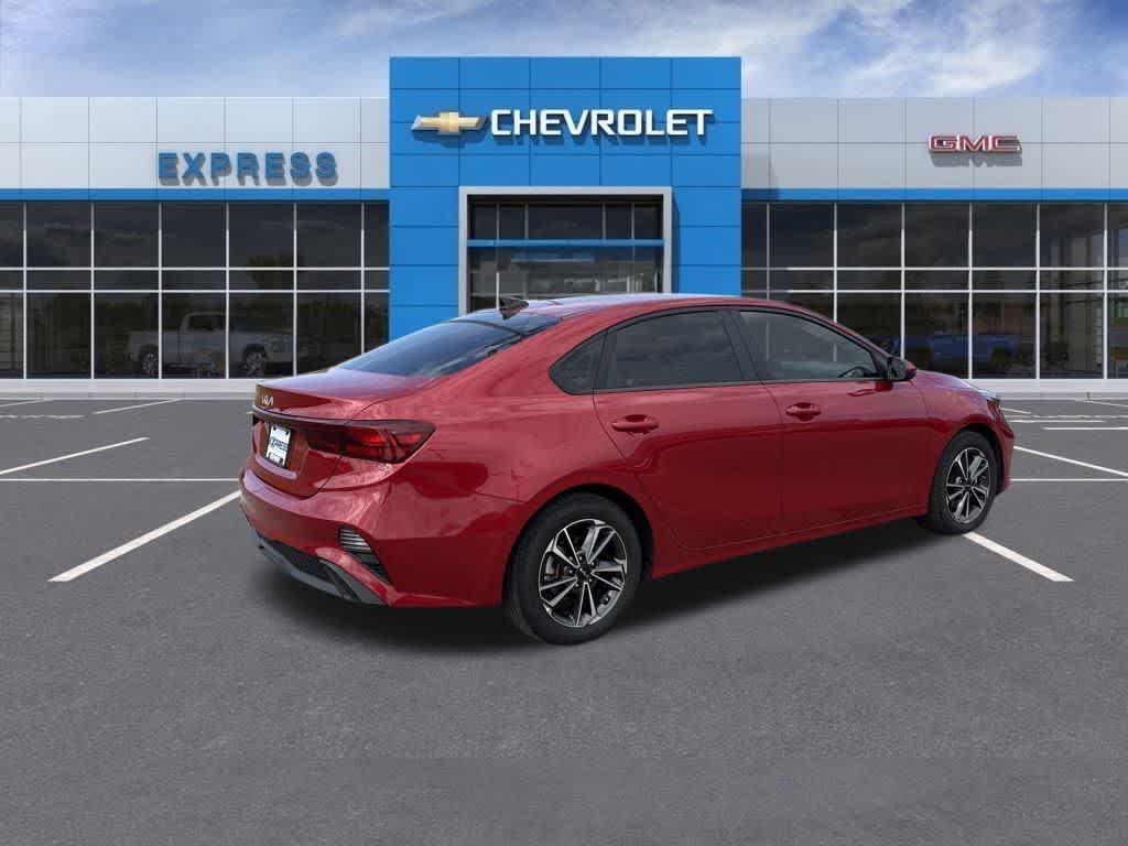 2022 Kia Forte LXS photo 3