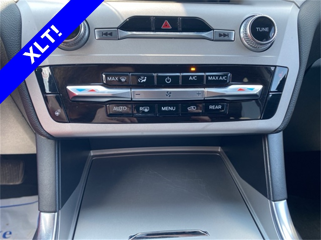 2024 Ford Explorer XLT photo 29