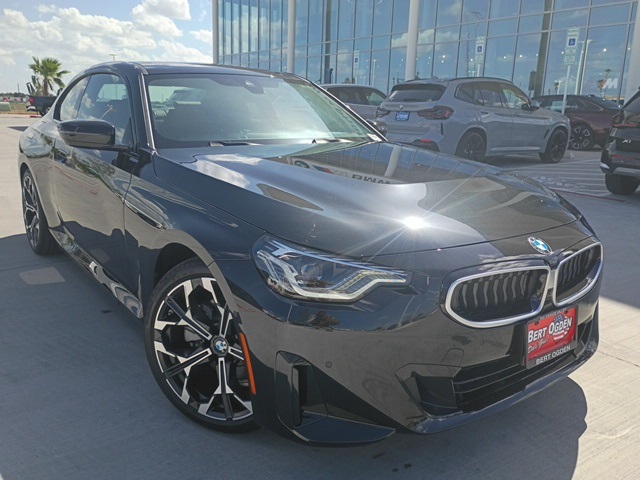 2025 BMW 2 Series 230i's photo