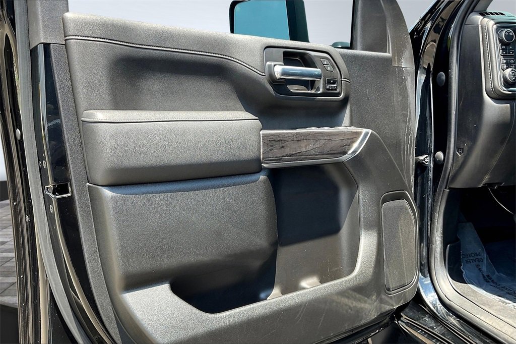 2023 Chevrolet Silverado LTZ photo 24