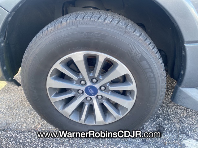 2016 Ford Expedition XLT photo 4