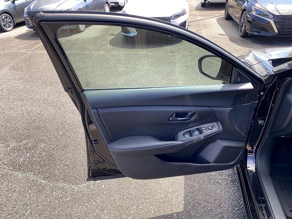 2025 Nissan Sentra S photo 13
