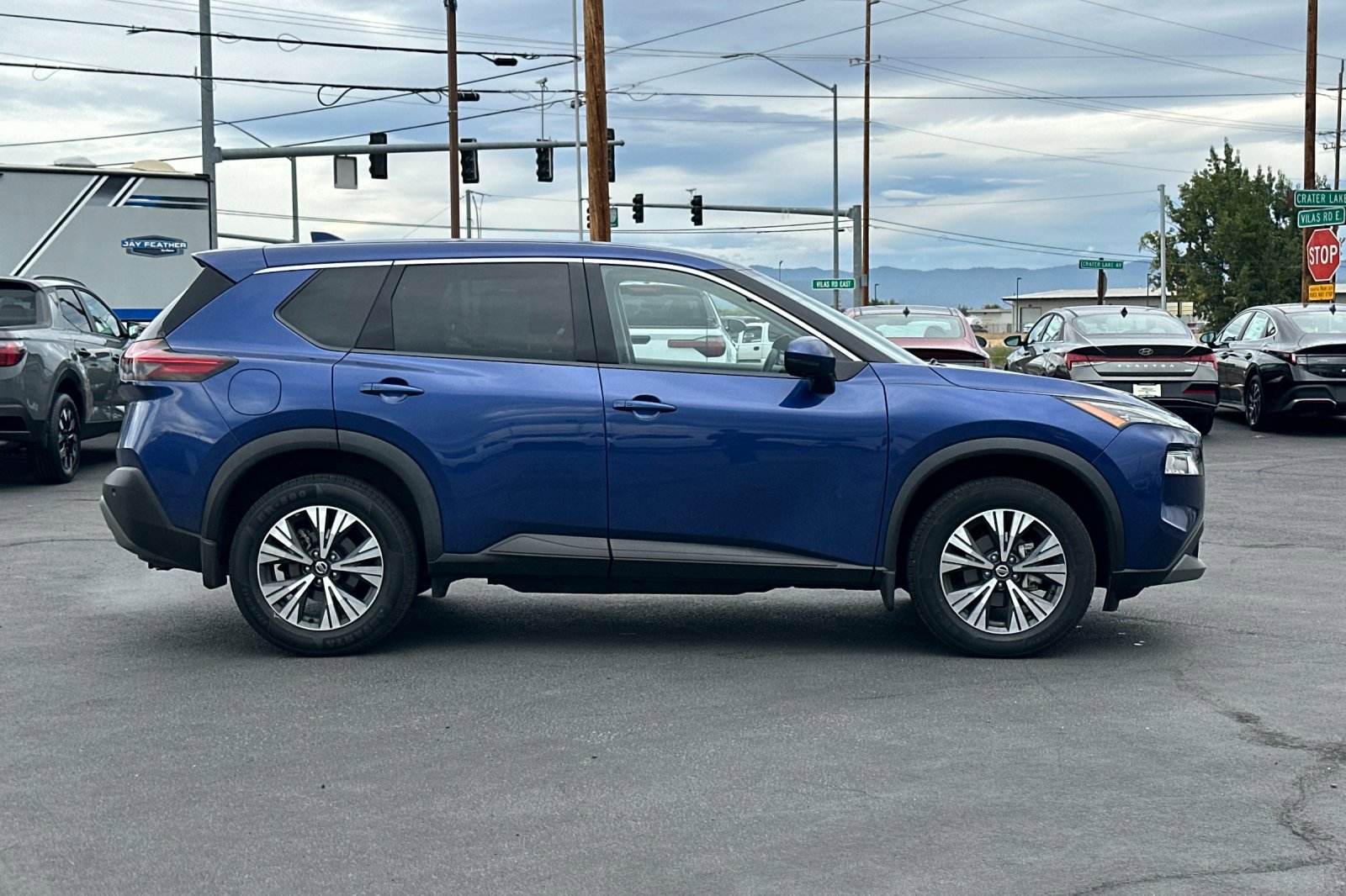 2021 Nissan Rogue SV photo 3