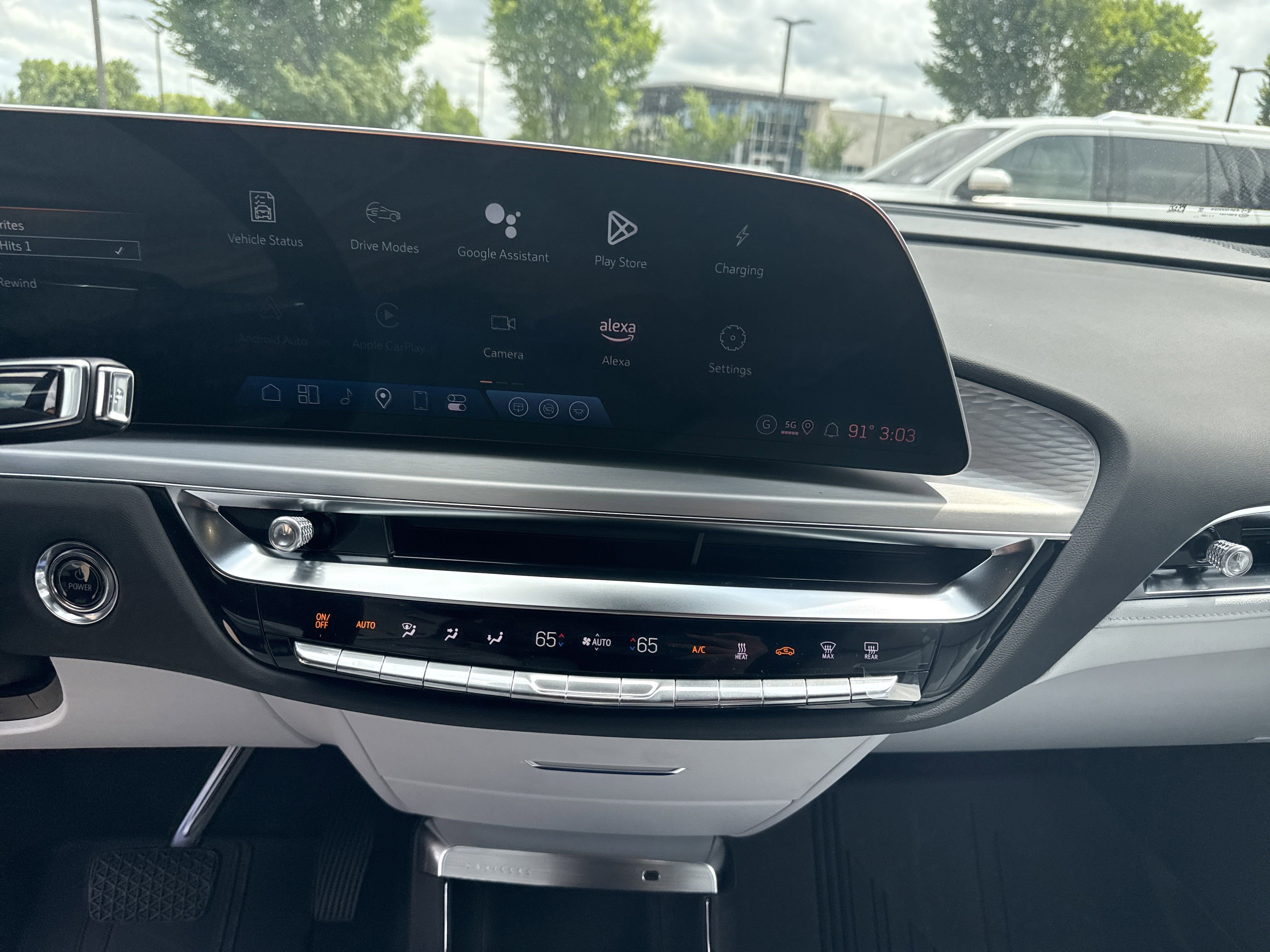 2025 Cadillac Lyriq Sport photo 14