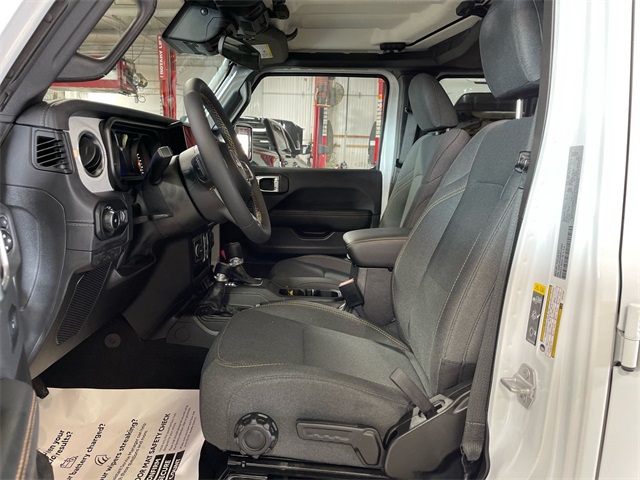 2024 Jeep Wrangler Sahara photo 11