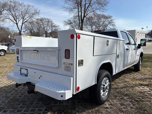 2025 Chevrolet Silverado 2500HD photo 3