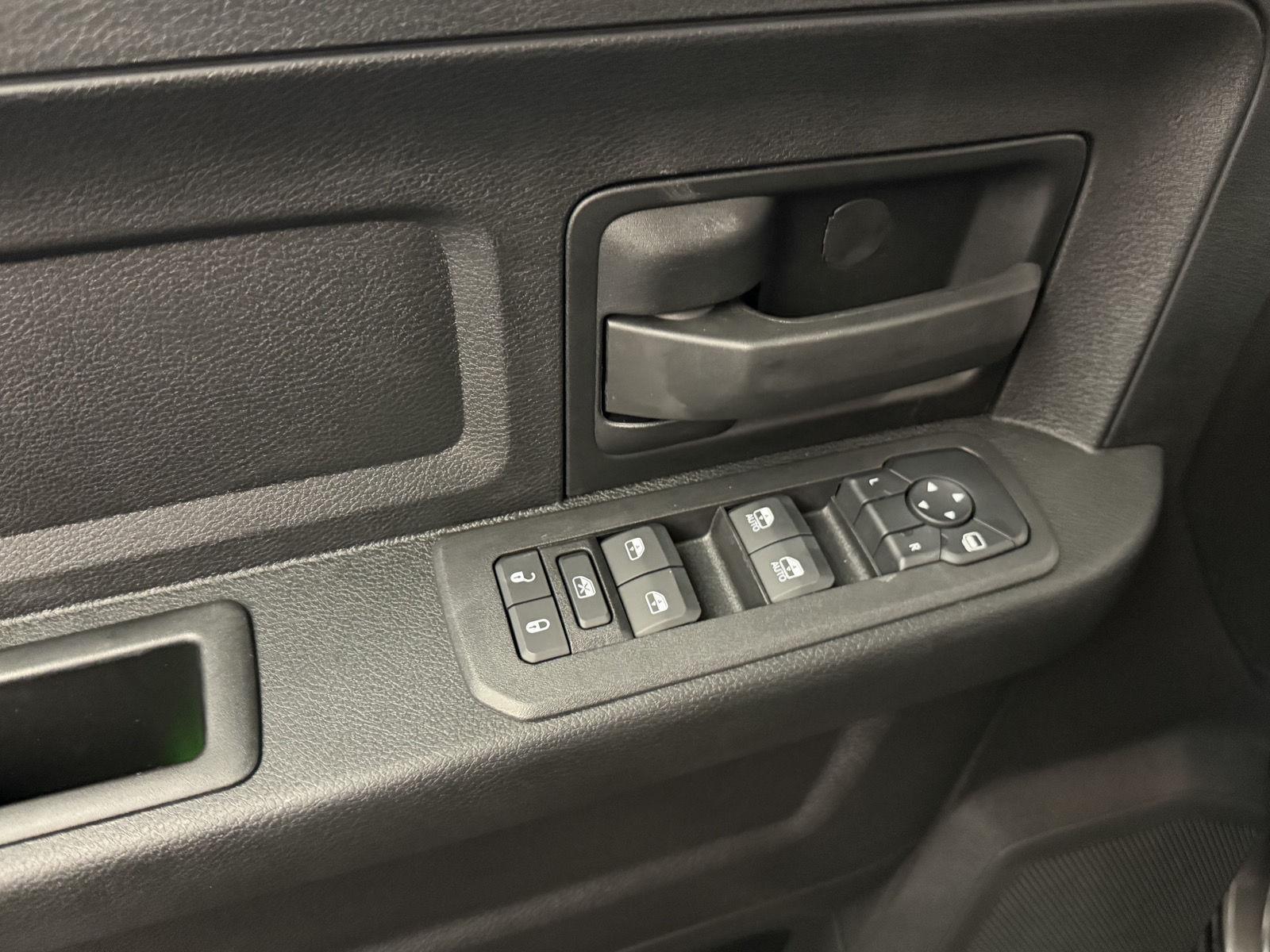 2026 Ram 2500 Tradesman photo 26