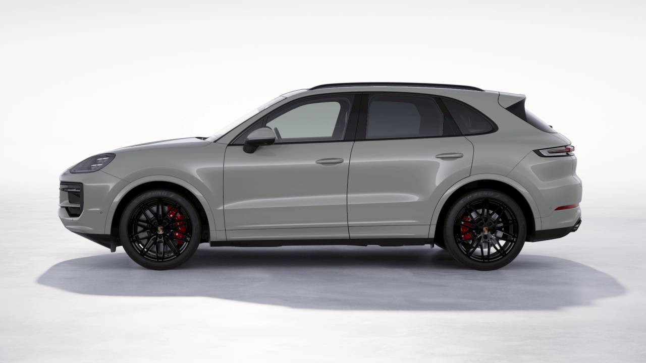 2026 Porsche Cayenne S photo 2