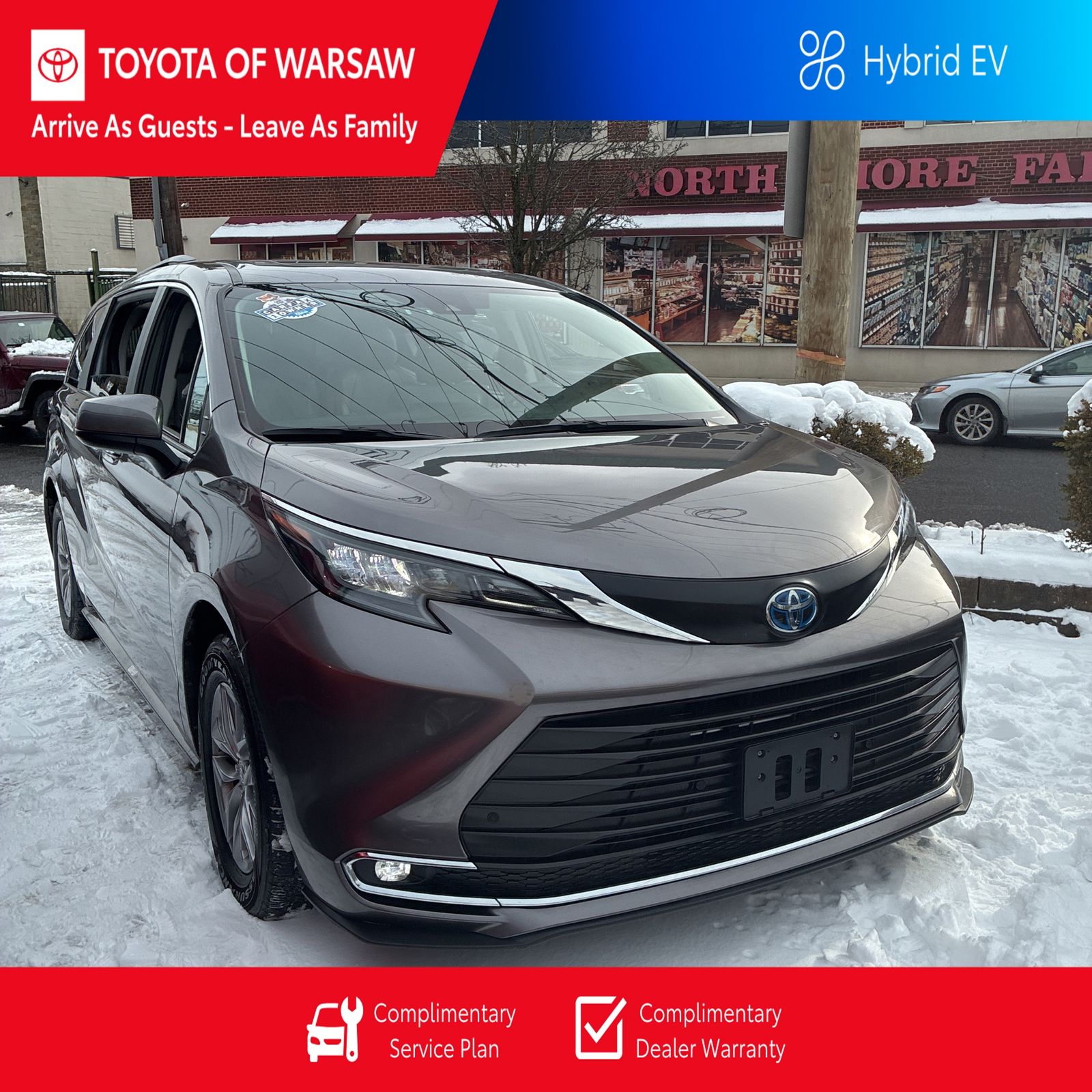 2024 Toyota Sienna XLE's photo