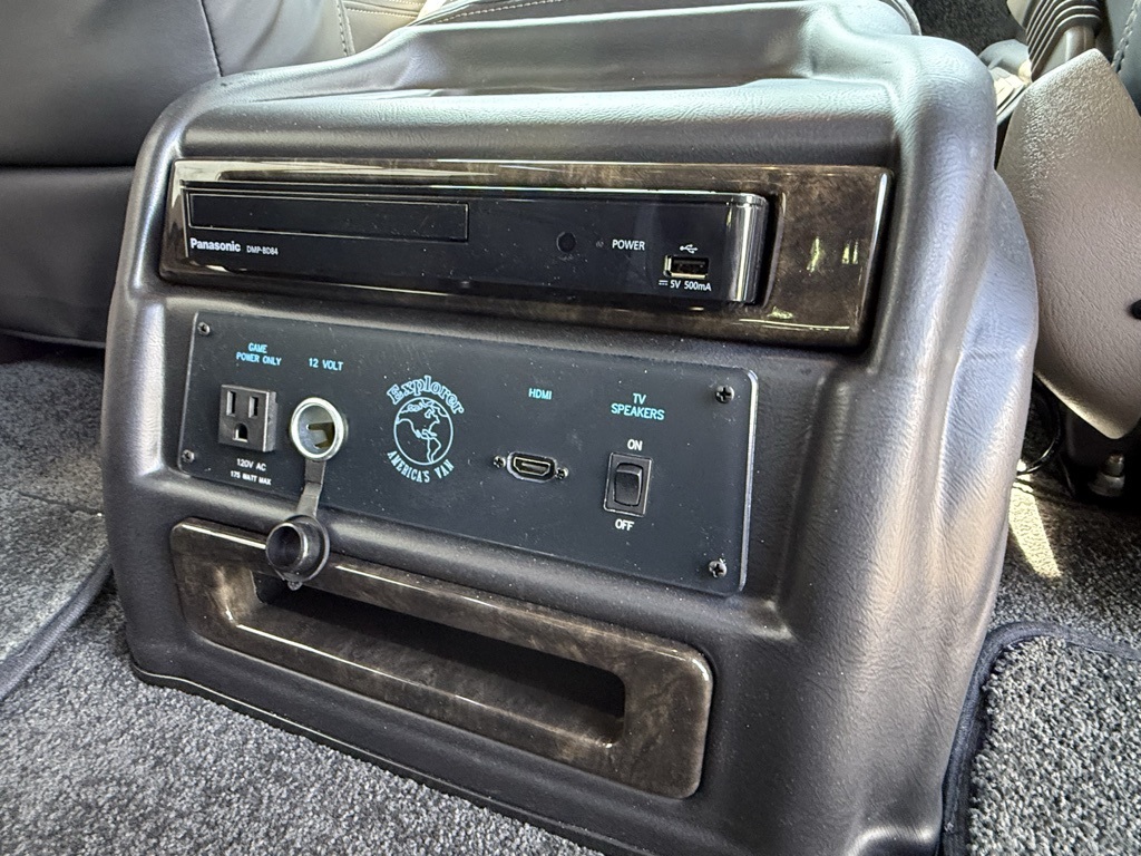 2025 Gmc Savana photo 29