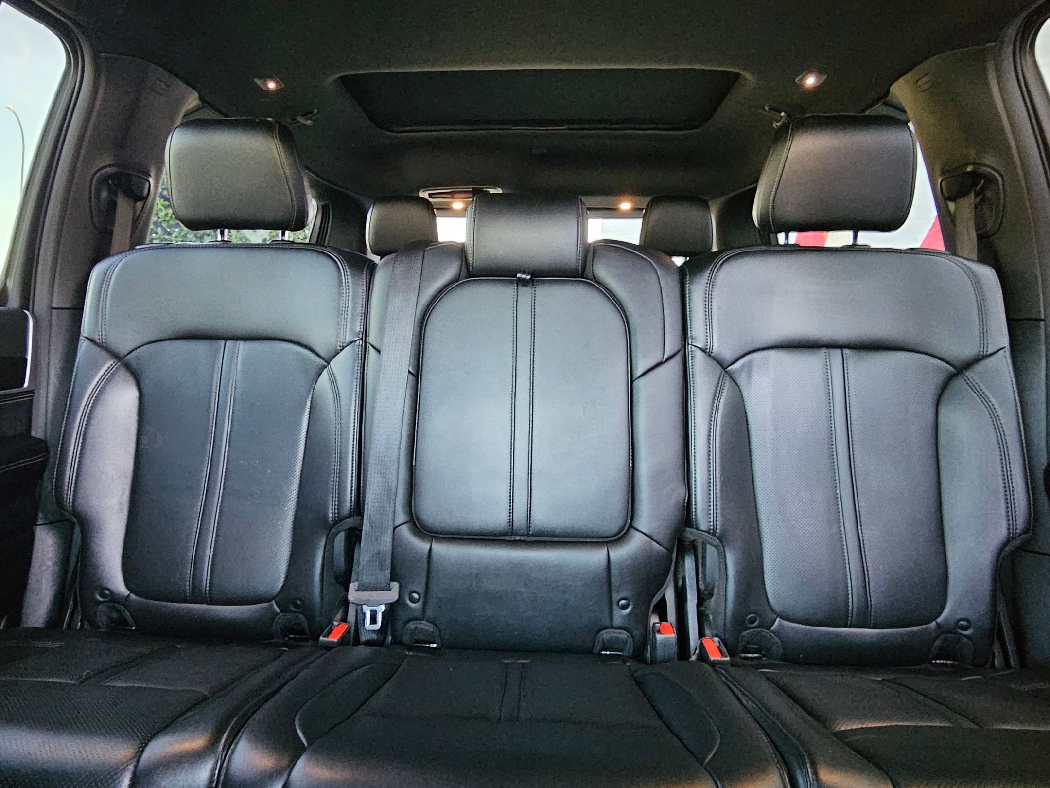 2023 Jeep Wagoneer Base photo 24