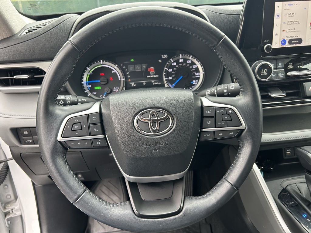 2023 Toyota Highlander Hybrid LE photo 7