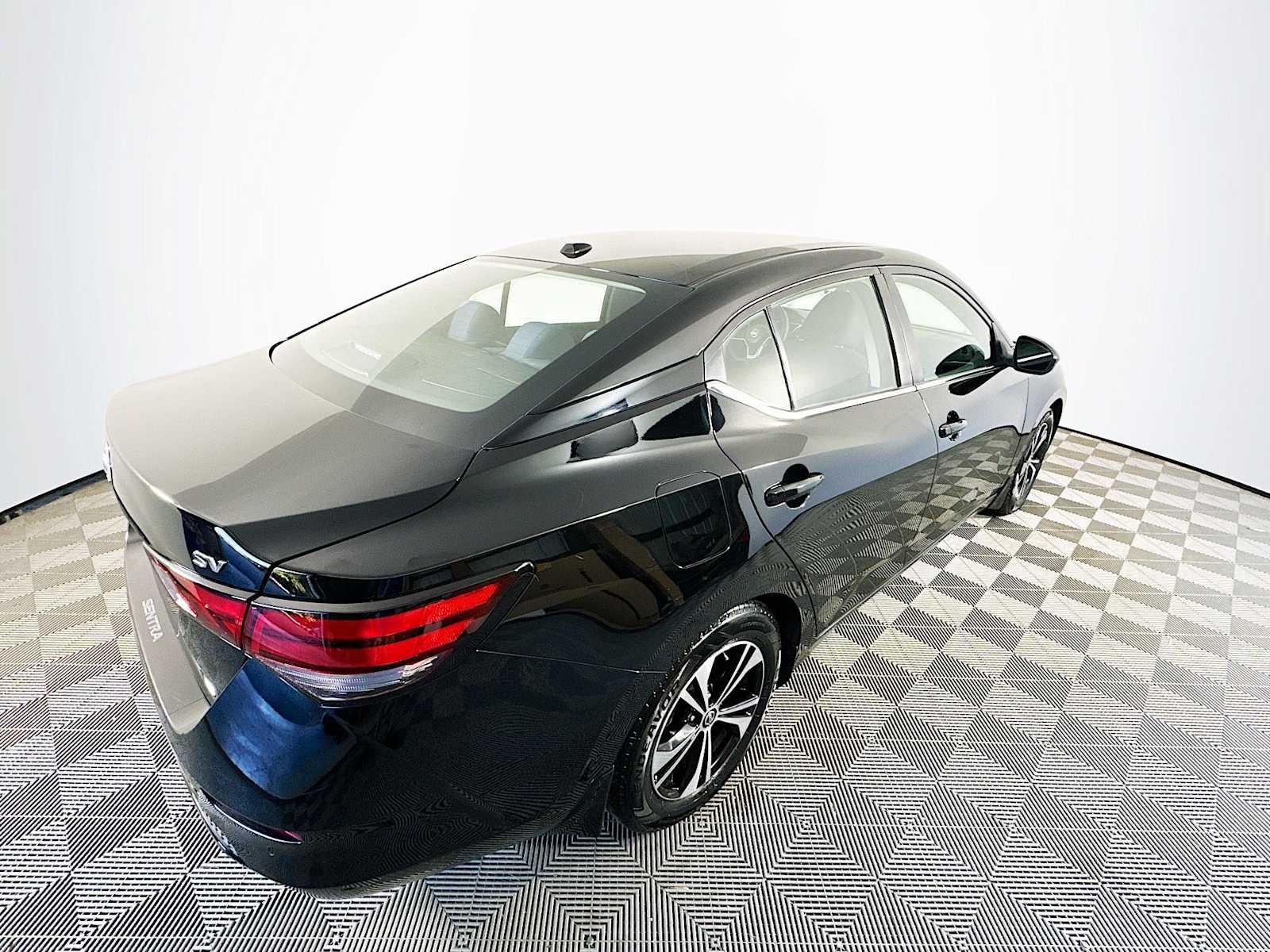 2021 Nissan Sentra SV photo 4