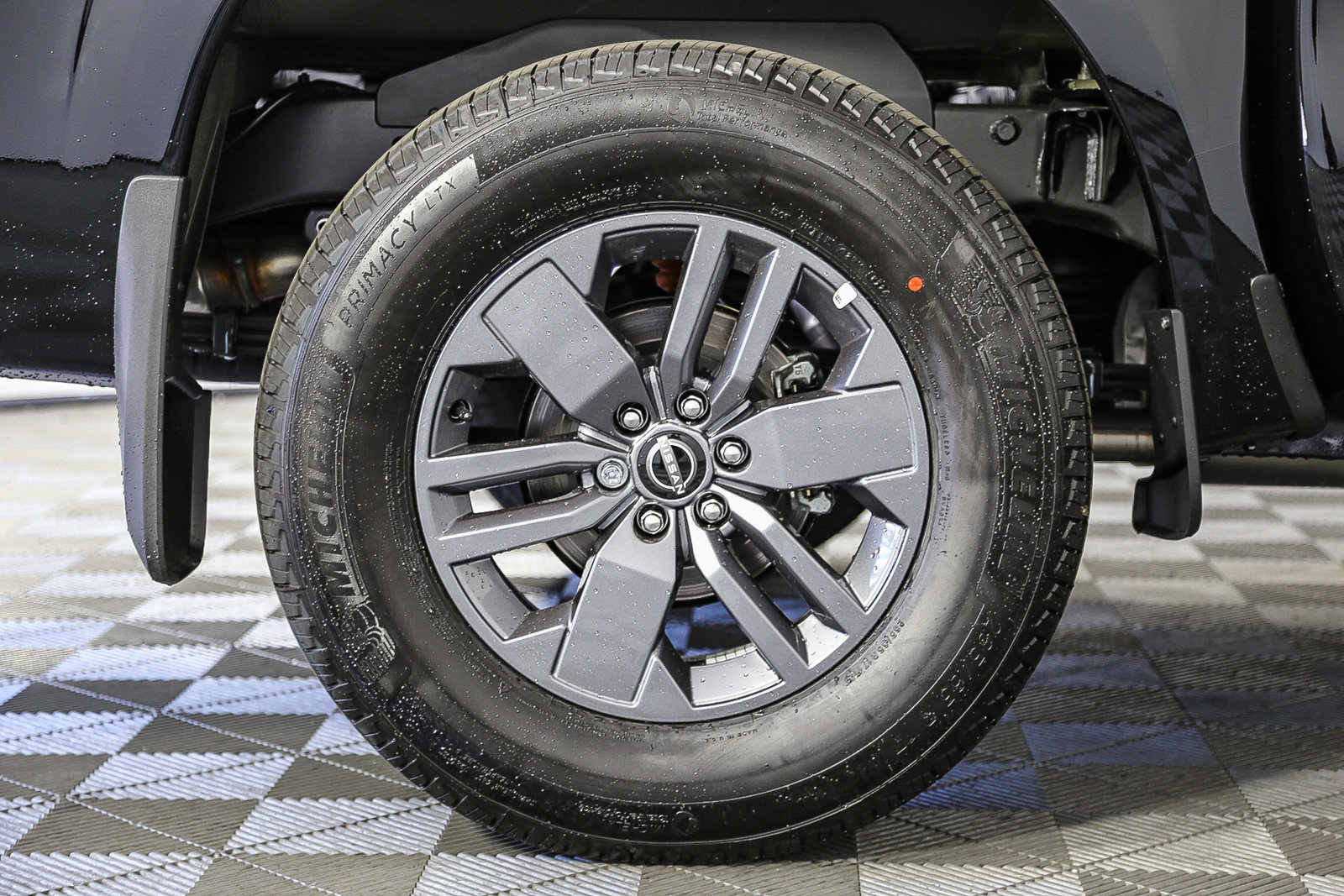 2025 Nissan Frontier SV photo 11