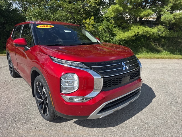 2022 Mitsubishi Outlander SE photo 3