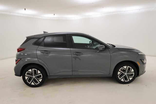 Used 2023 Hyundai Kona EV SE with VIN KM8K23AGXPU169697 for sale in Urbandale, IA