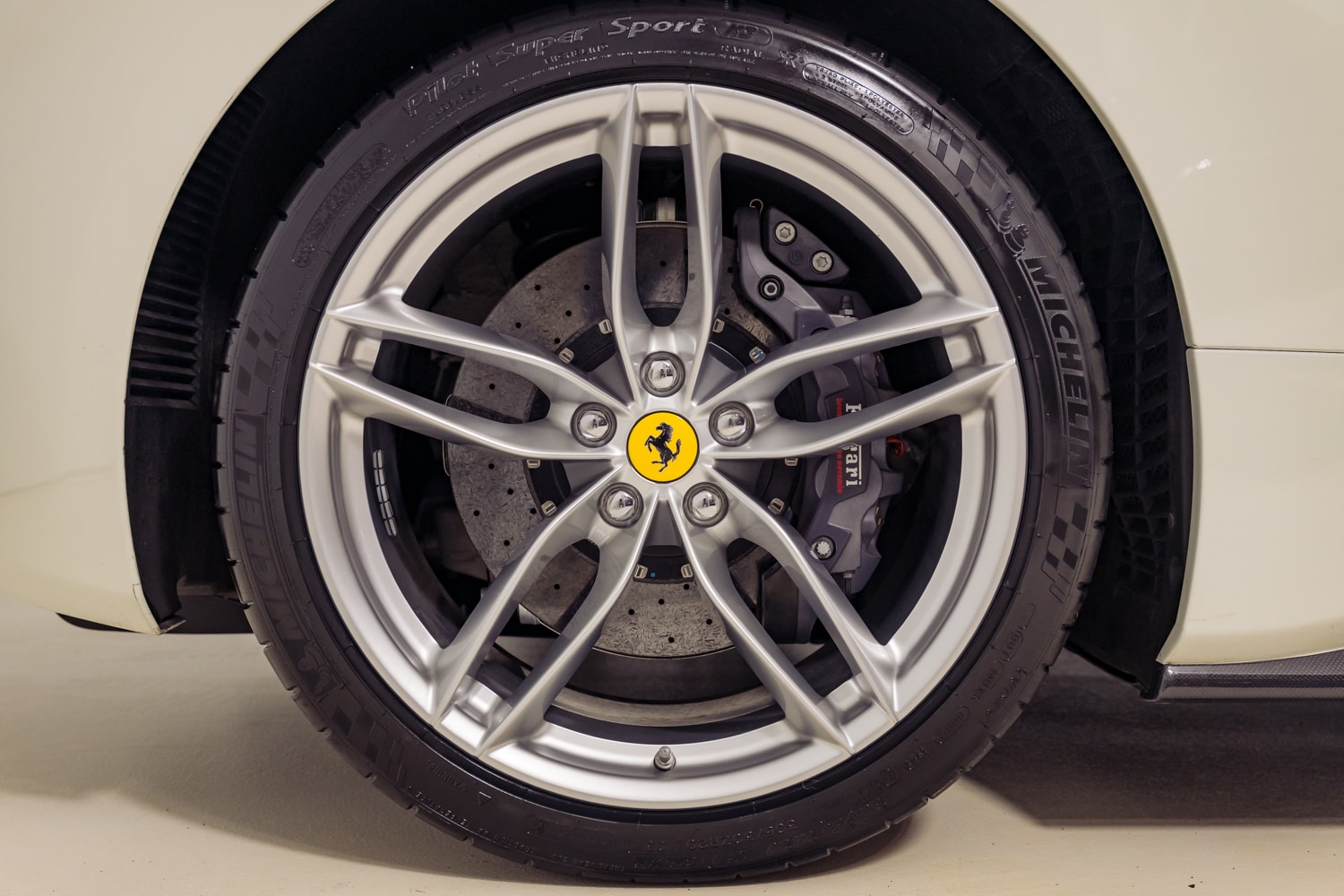 2016 Ferrari 488 GTB photo 24