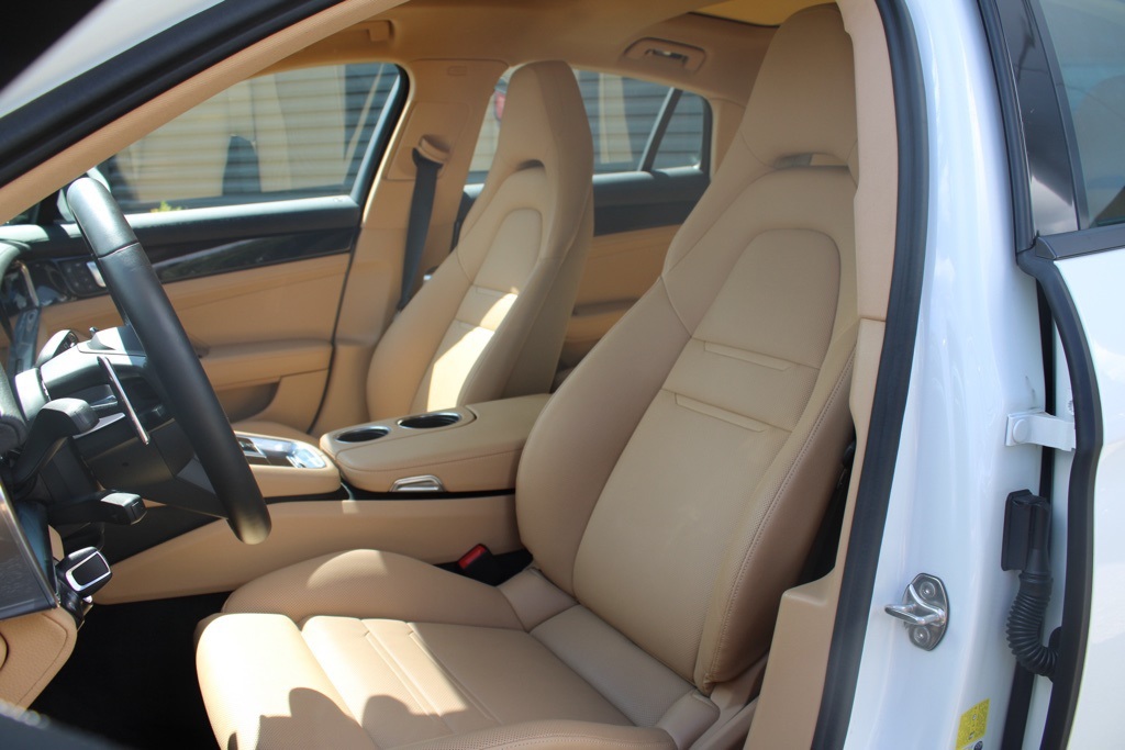 2023 Porsche Panamera E-Hybrid 4 photo 5