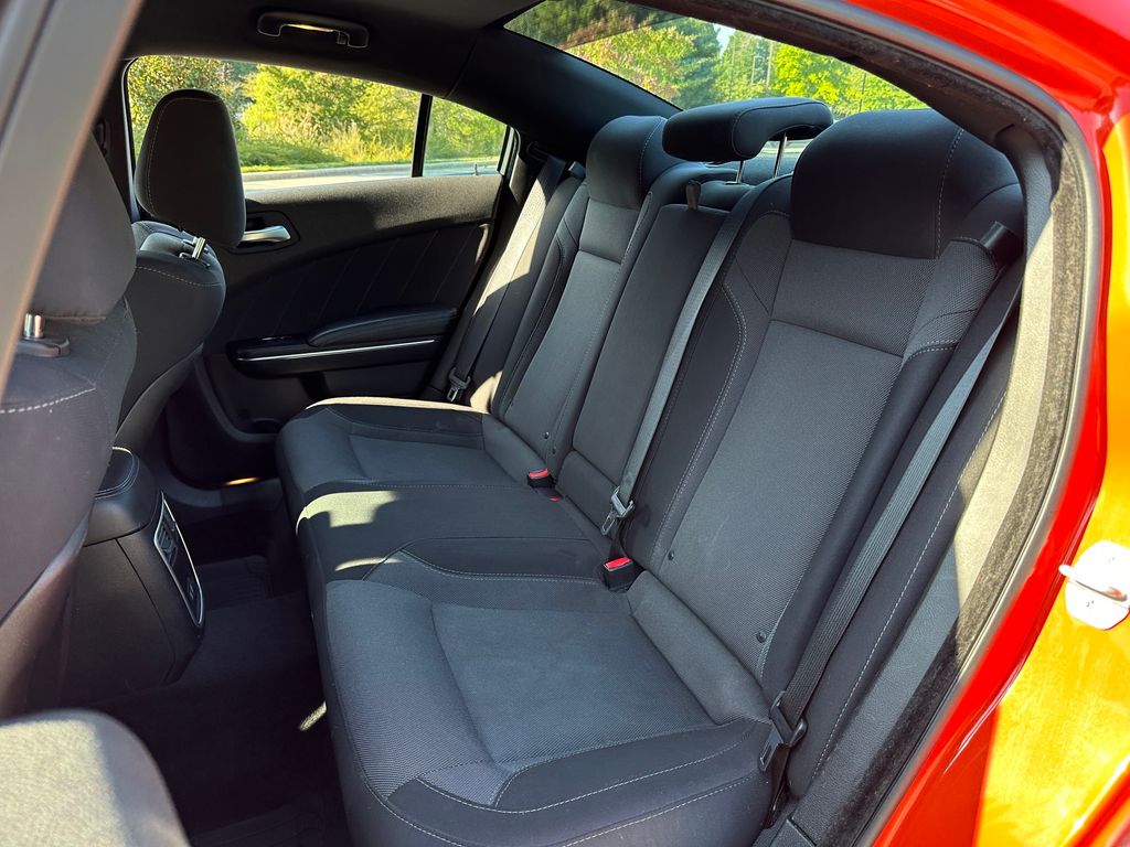 2018 Dodge Charger SXT Plus photo 25