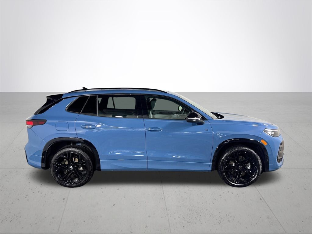 2025 Volkswagen Tiguan SE R-Line Black photo 5