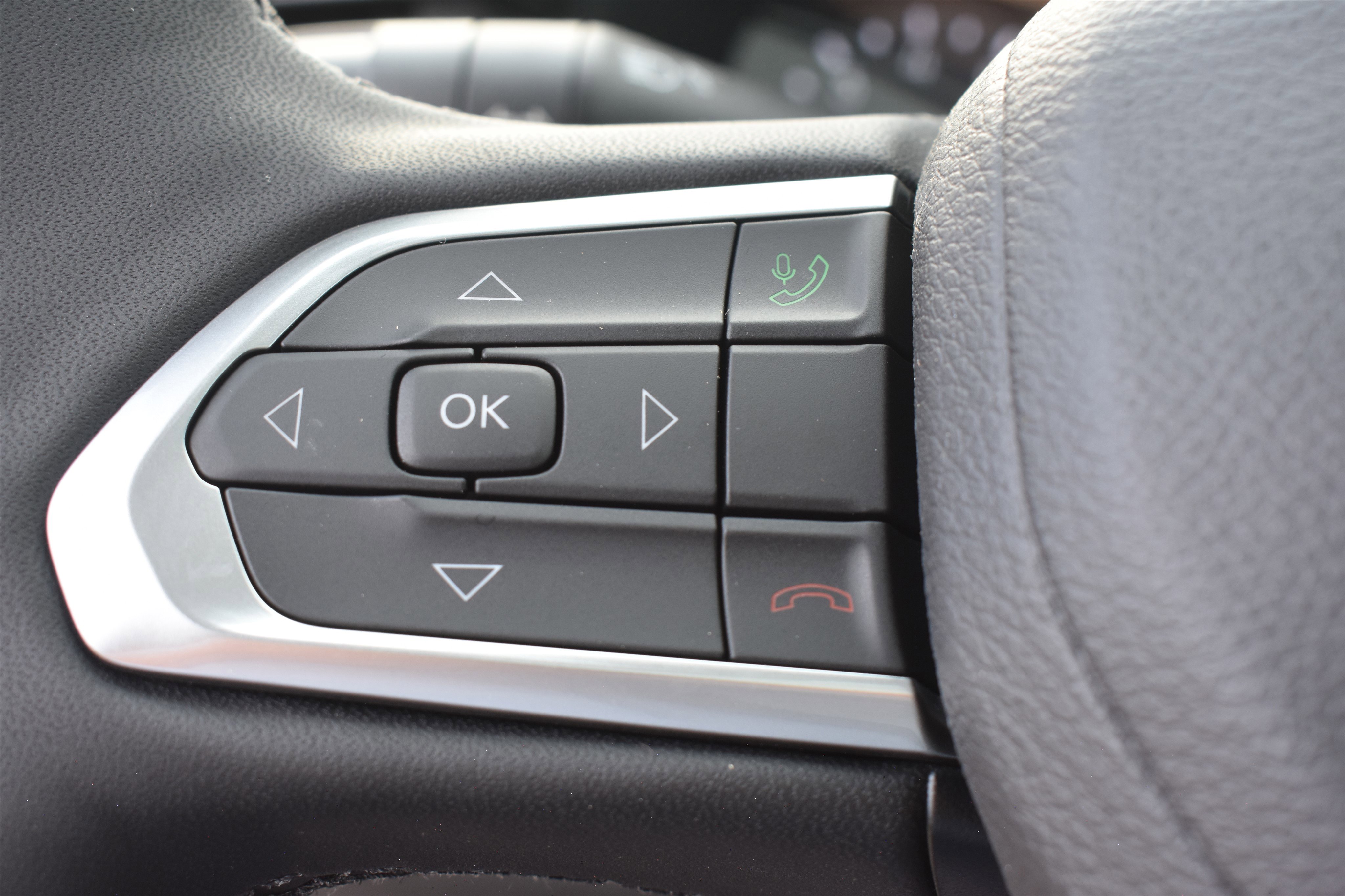 2025 Jeep Compass North Edition Latitude photo 12