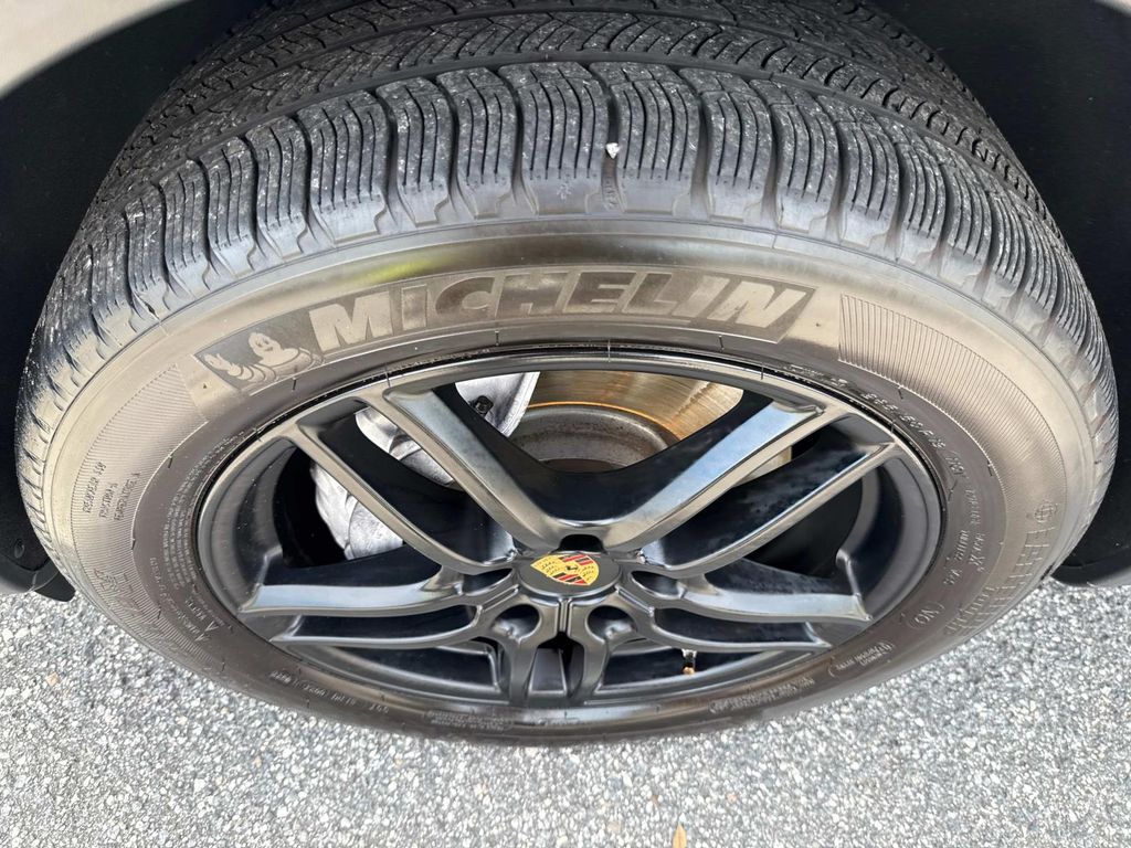 2016 Porsche Cayenne Base photo 10