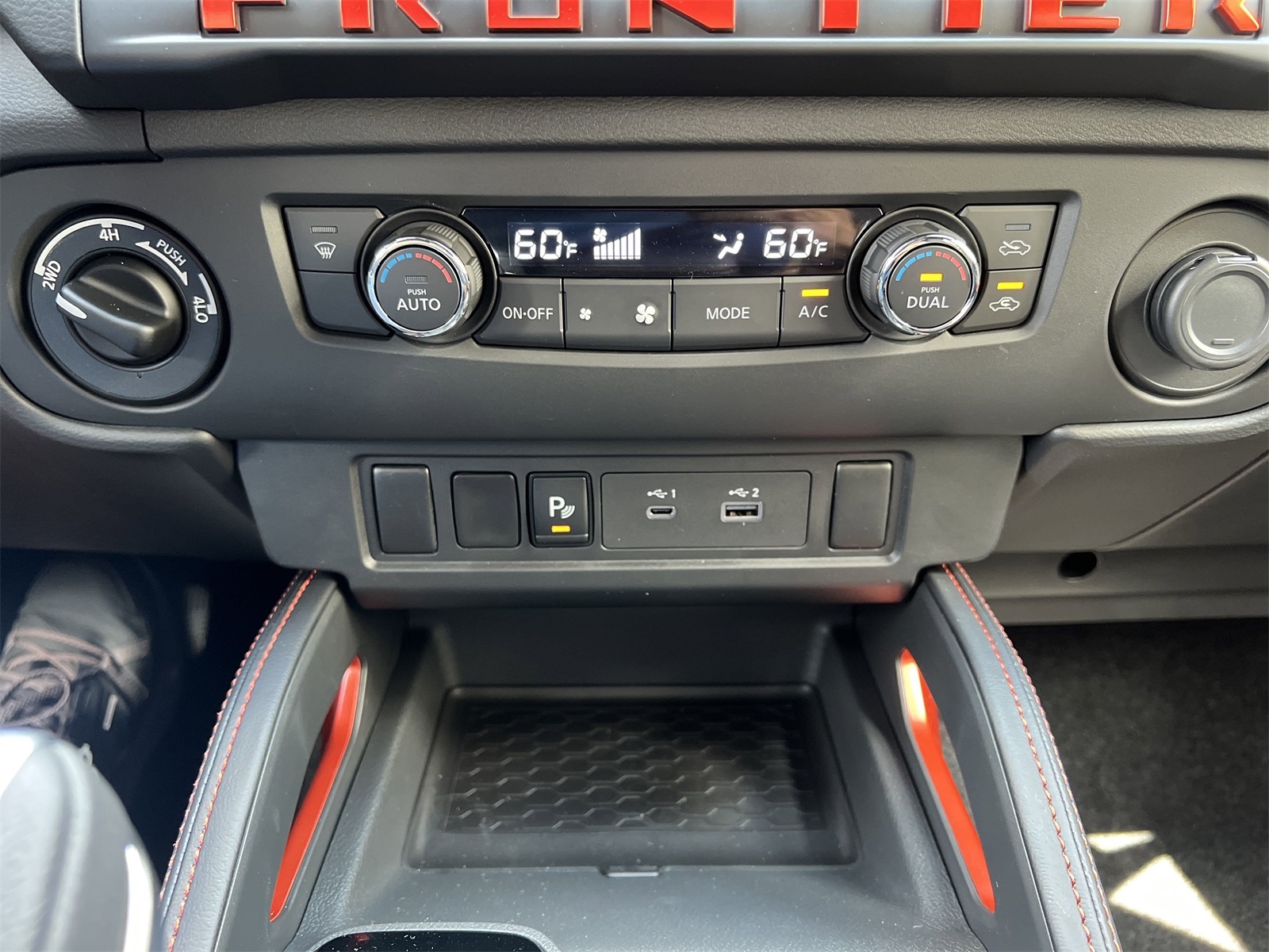 2025 Nissan Frontier PRO-4X photo 6