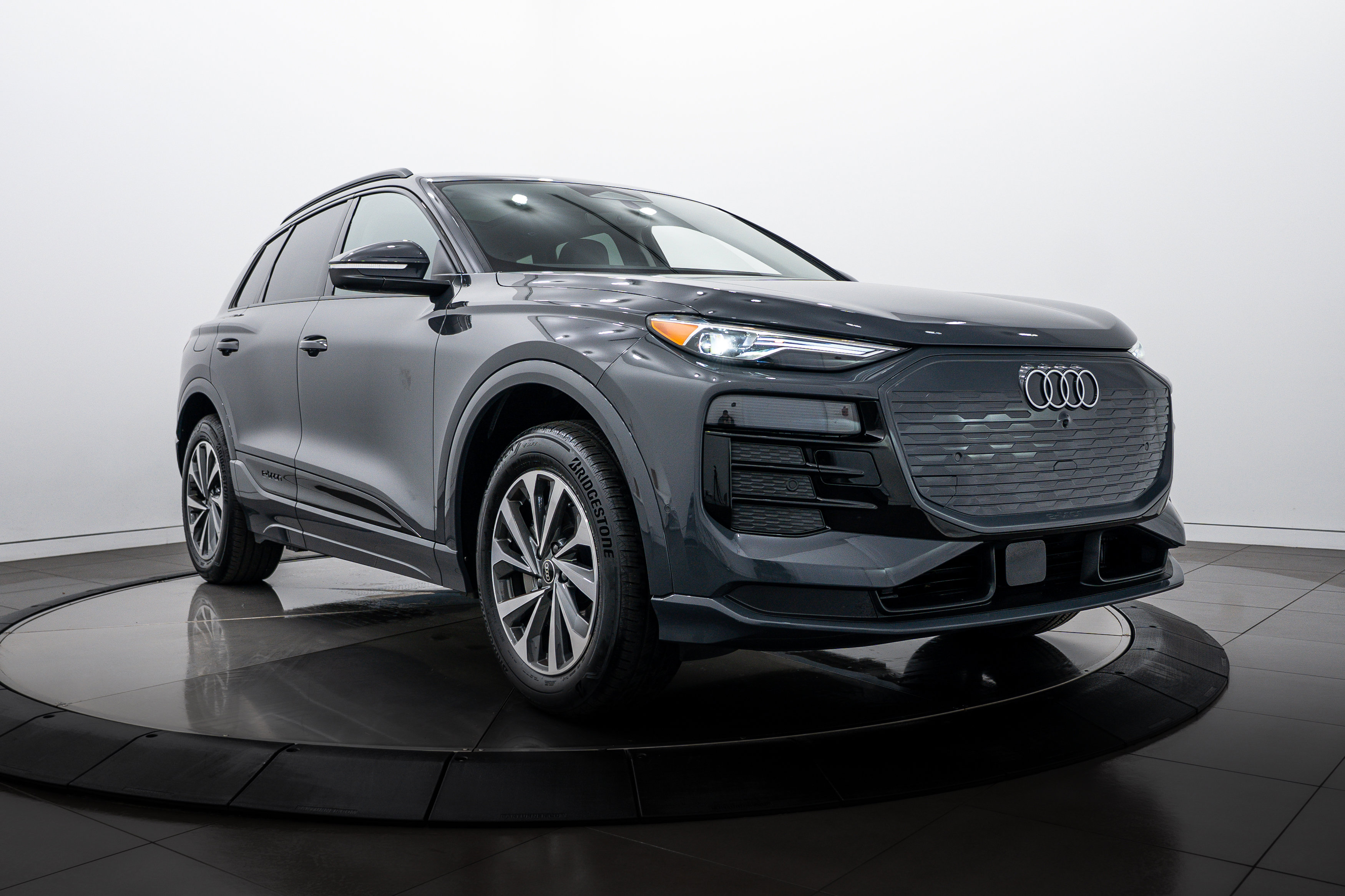 2025 Audi Q6 E-tron Premium photo 2