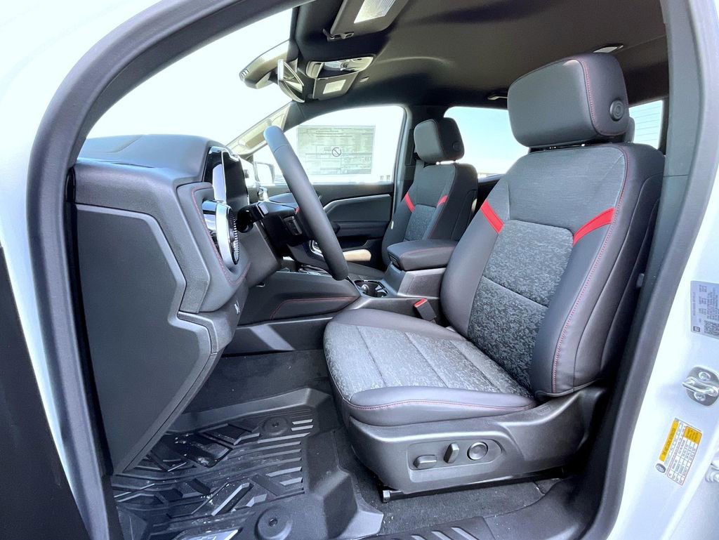 2025 Chevrolet Colorado Z71 photo 9