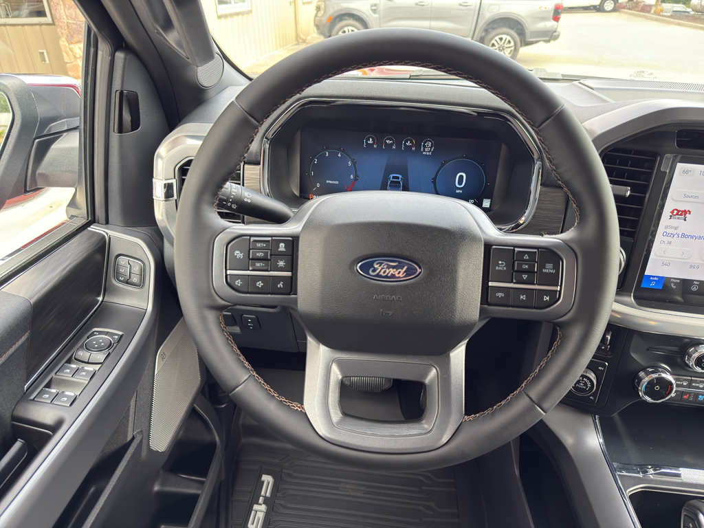 2025 Ford F-150 Lariat photo 10