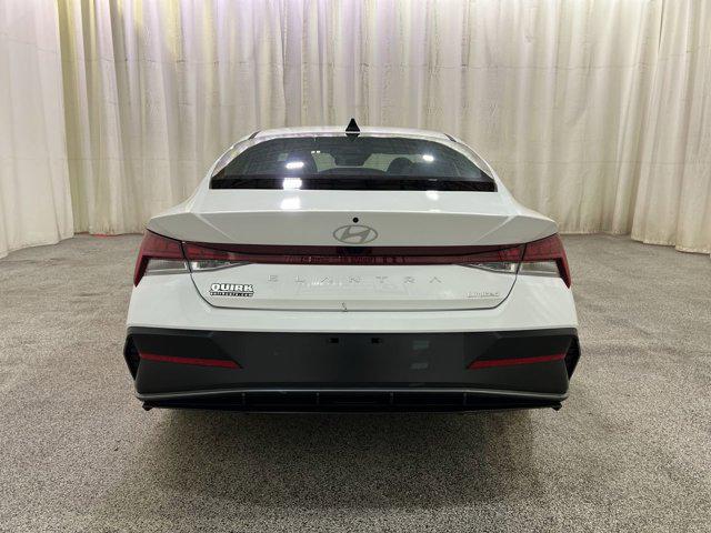 2025 Hyundai Elantra Limited photo 4