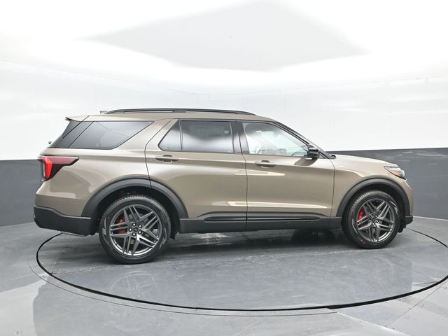 2026 Ford Explorer ST-Line photo 3