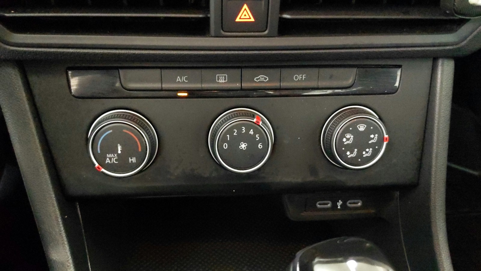 Used 2024 WHITE Volkswagen S image 21