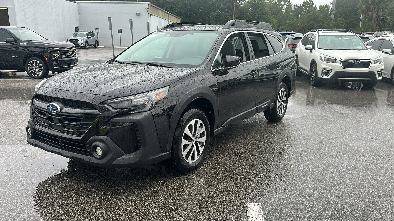 2025 Subaru Outback Premium photo 2