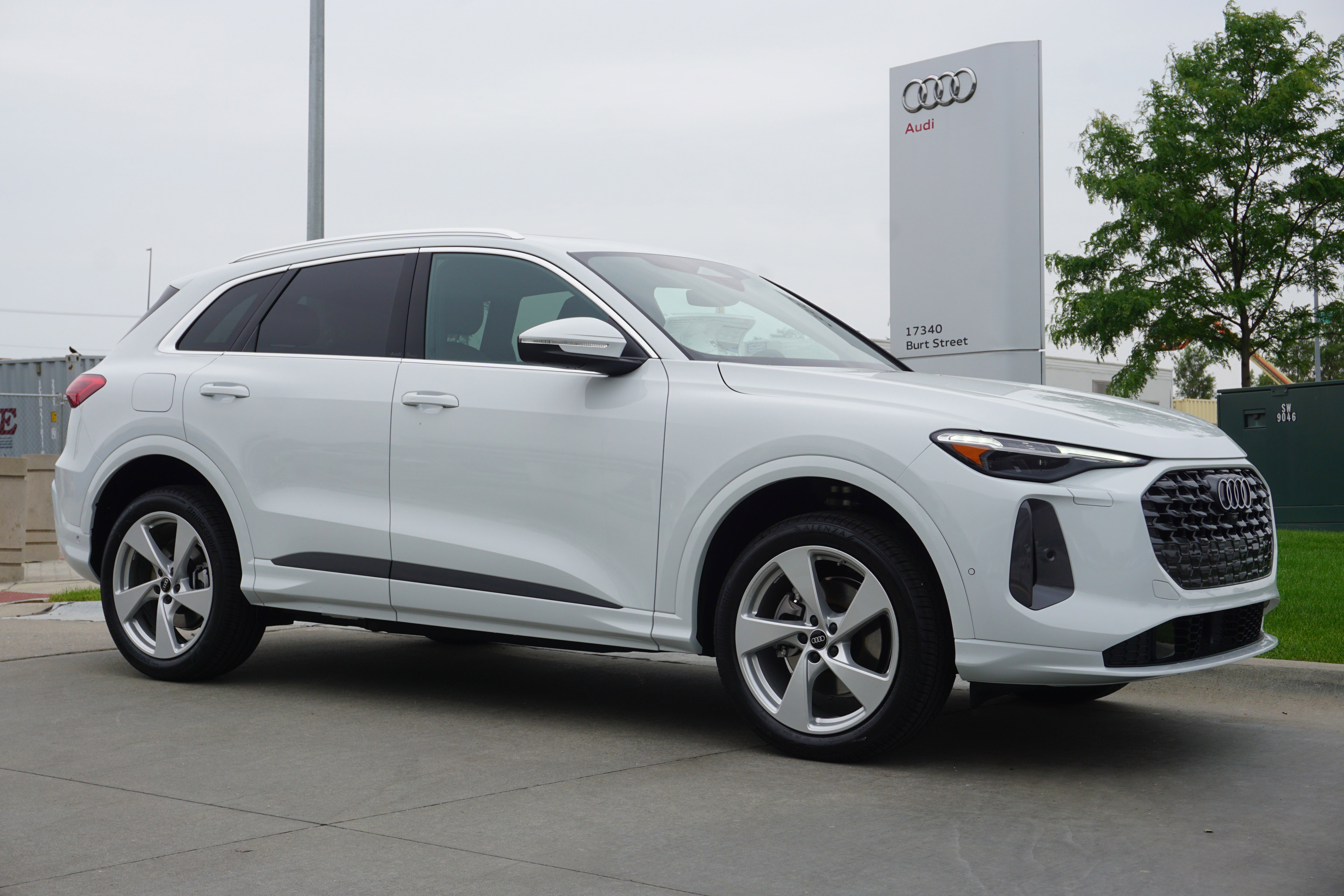 2025 Audi New Q5 Premium Plus's photo