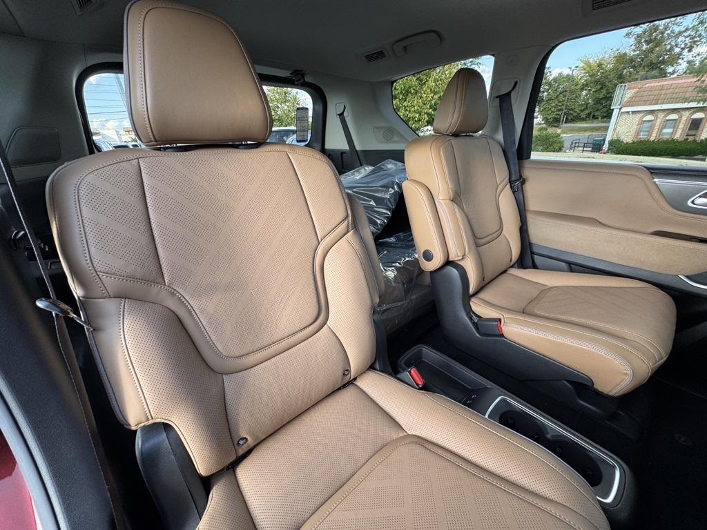 2026 Infiniti QX80 Luxe photo 17