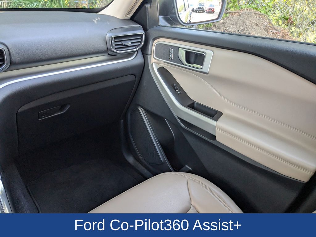 2021 Ford Explorer XLT photo 15