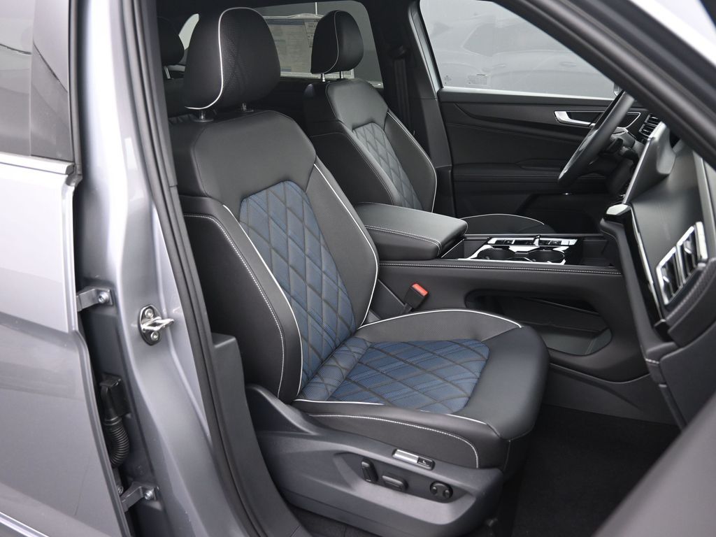 2025 Volkswagen Atlas Cross Sport SEL Premium R-Line photo 47
